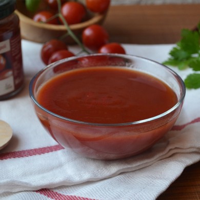 Passata of ancient tomatoes of Naples