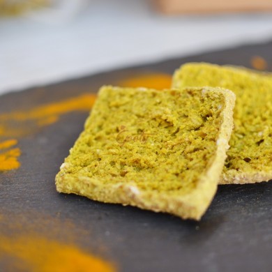 Bread croutons with turmeric and ginger