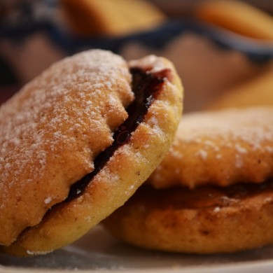 Typical Aquara Biscuit stuffed with P.D.O. Cilento white fig jam