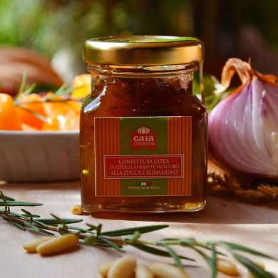 Montoro onion jam with pumpkin and rosemary