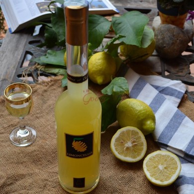 Limoncello di limoni I.G.P. della Costiera amalfitana