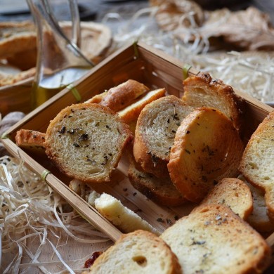 Crostini all'olio d'oliva e origano